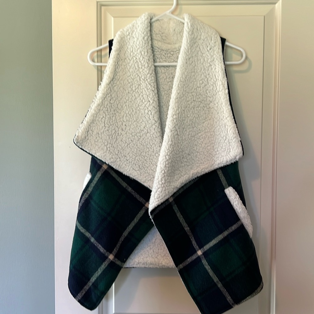 LIKE NEW Ladies Boutique Fleece plaid vest